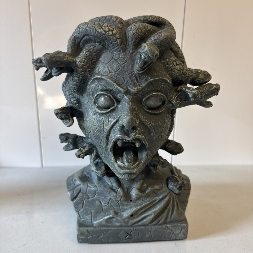 2011 WORKS GREAT Magic Power Halloween Medusa Head Animated Sound Lights